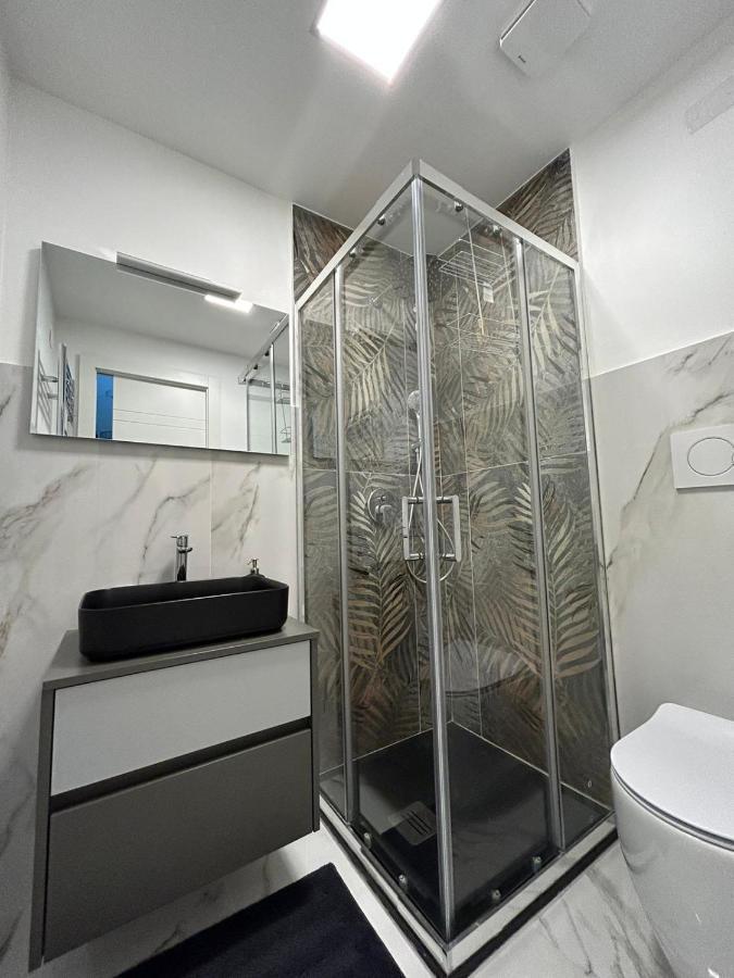Casa Vacanze 1702, Con La Camera Matrimoniale Con Il Bagno Privato E Un Soggiorno Comune Milano Esterno foto